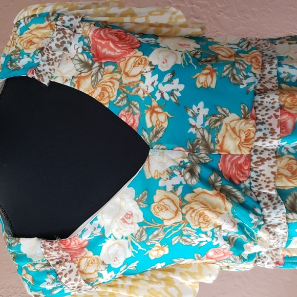 Cato Colorful Floral/Animal Print V-neck Blouse Large - Picture 2 of 7